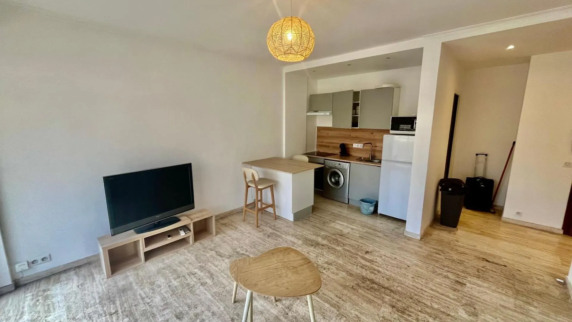 Le Borrigo Pick Up Airport Apartment Menton France